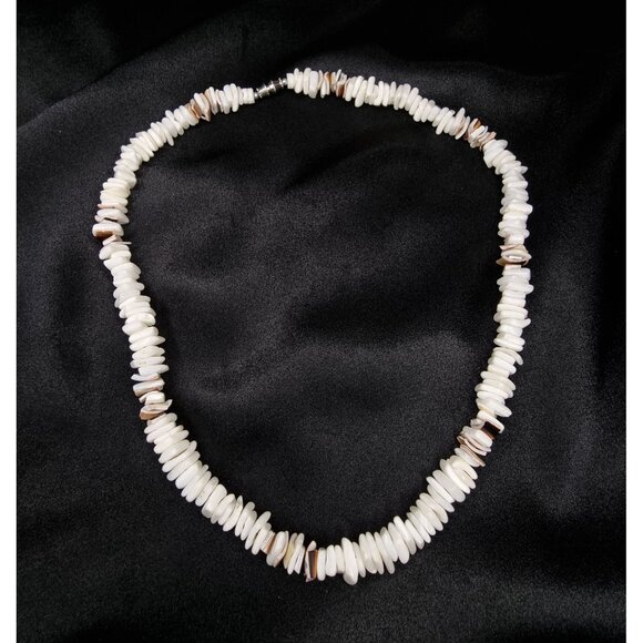 Vintage White & Brown Shell Bead Necklace With Natural Irregular Shapes & Metal - Picture 3 of 5